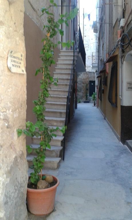 Cortile Della Neve Apartment Trapani Ruang foto