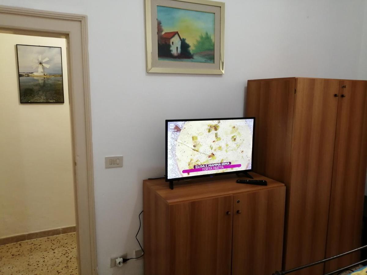 Cortile Della Neve Apartment Trapani Bagian luar foto
